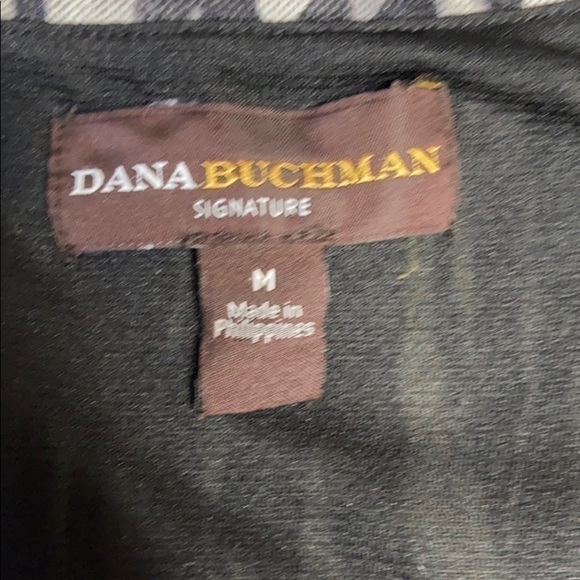 𝅺DANA Buchman Animal Print V Neck Top - Picture 5 of 7